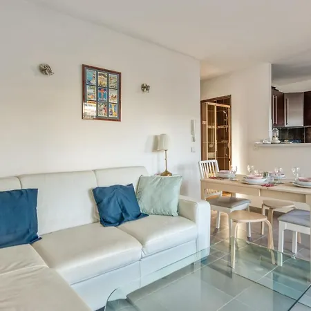 Apartament Cozy With Huge Terrace And Swimmingpool - Welkeys