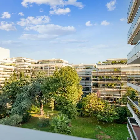 Apartament Cozy With Huge Terrace And Swimmingpool - Welkeys