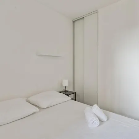 Cozy With Huge Terrace And Swimmingpool - Welkeys Apartment *