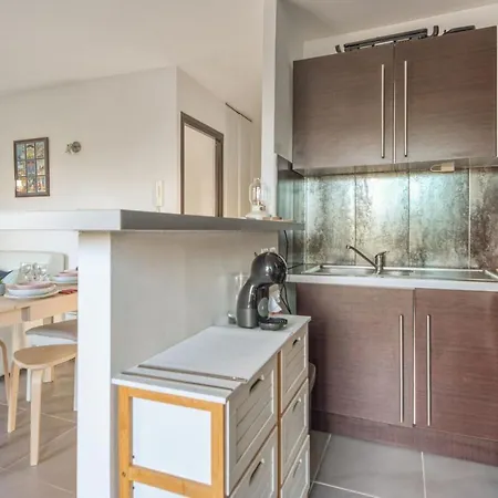 Cozy With Huge Terrace And Swimmingpool - Welkeys Daire Antibes