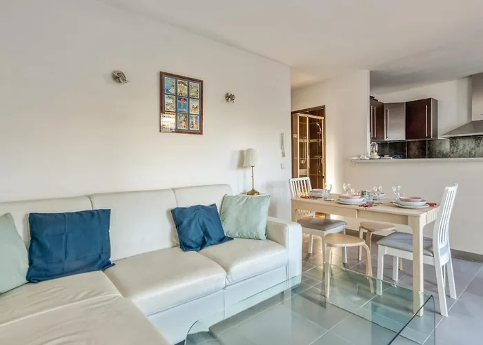 Lejlighed Cozy With Huge Terrace And Swimmingpool - Welkeys