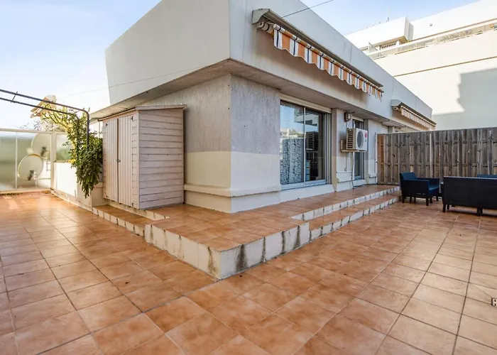 Cozy With Huge Terrace And Swimmingpool - Welkeys *