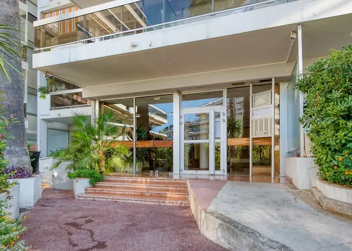 Cozy With Huge Terrace And Swimmingpool - Welkeys *